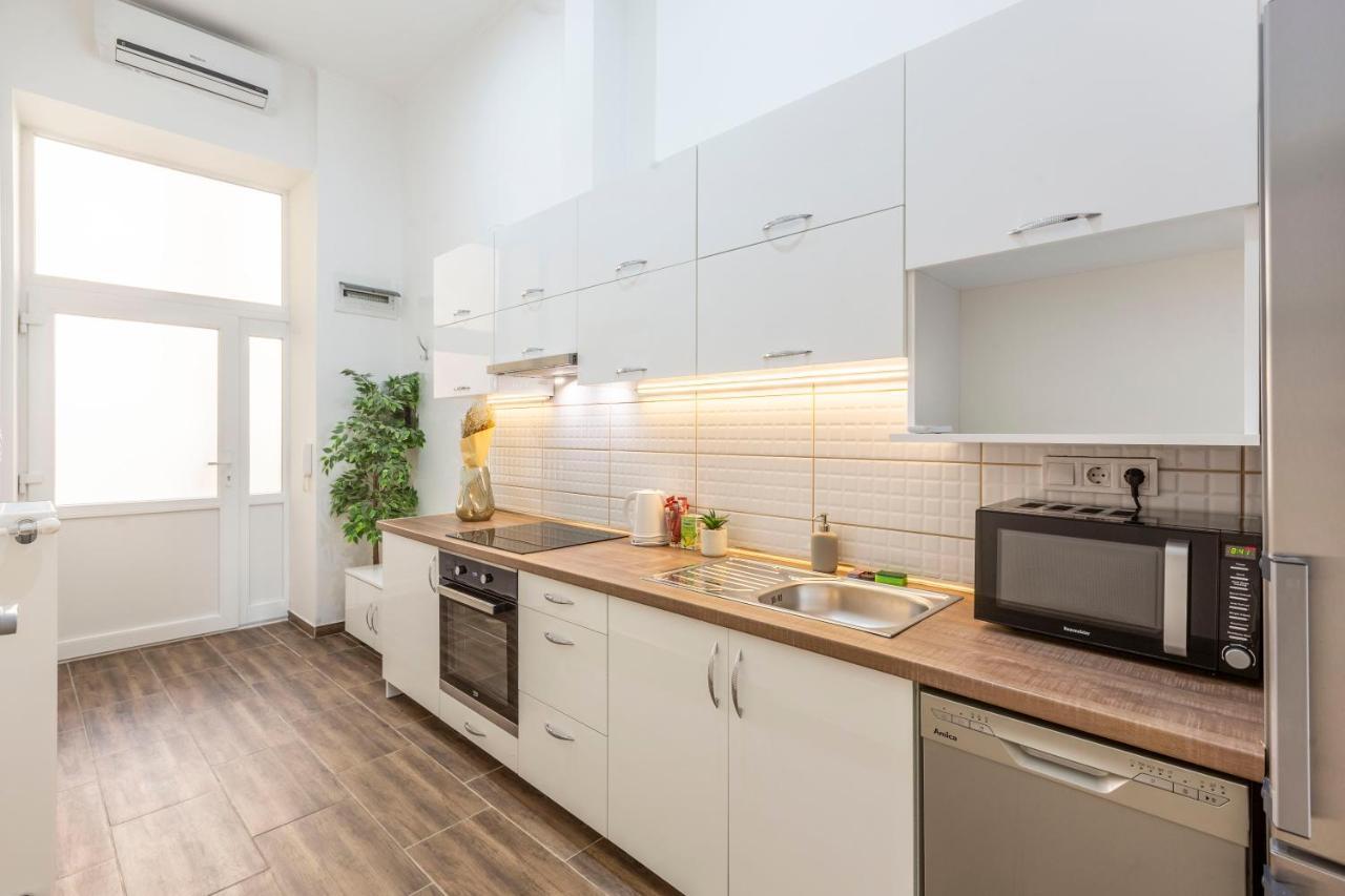 Cozy & Pleasant Homes In The Heart Of Budapest Exteriör bild