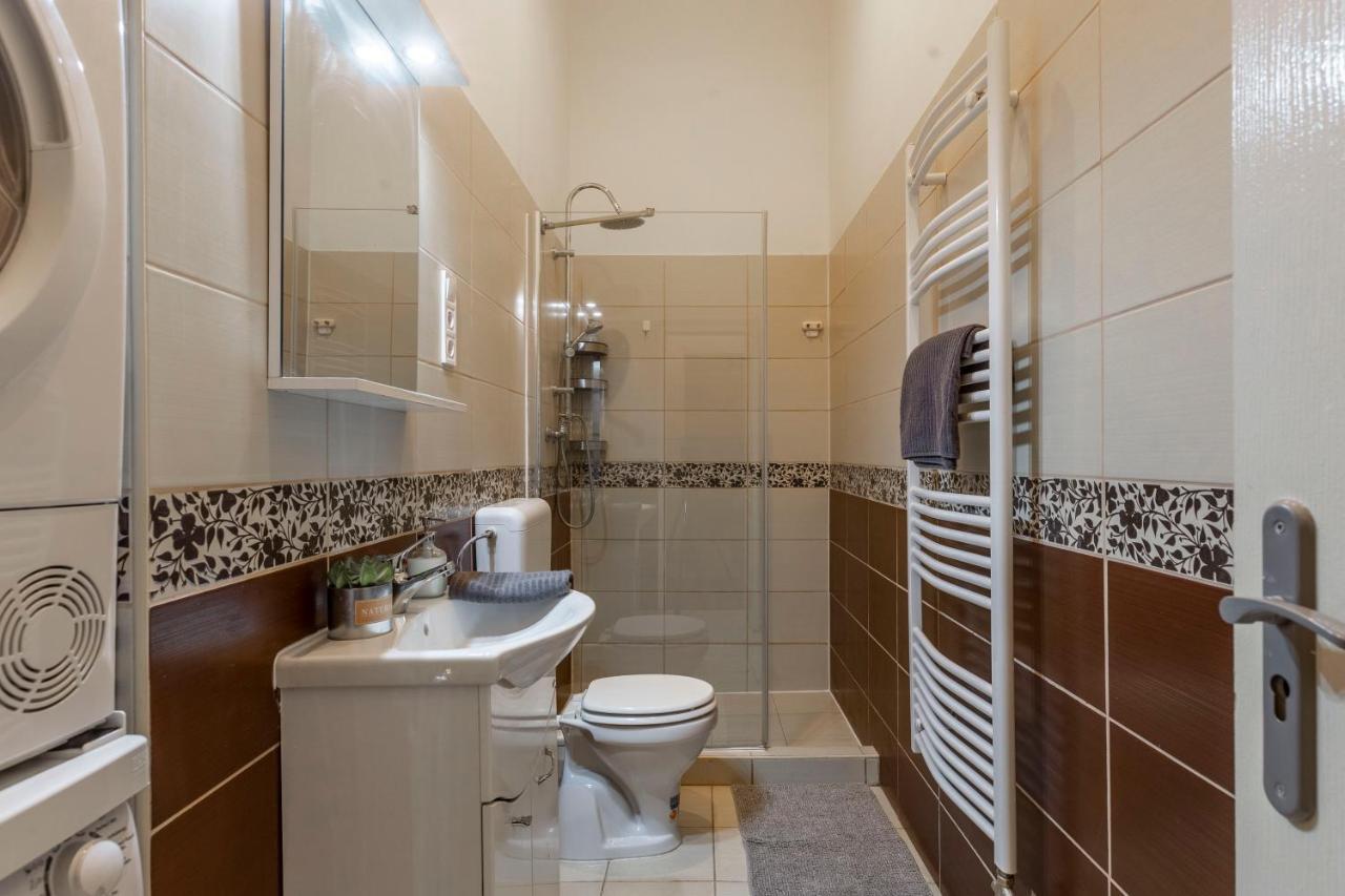 Cozy & Pleasant Homes In The Heart Of Budapest Exteriör bild