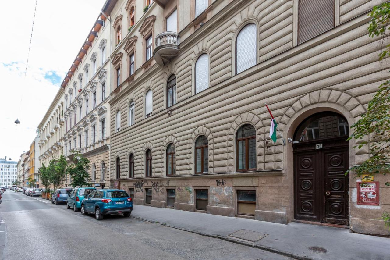 Cozy & Pleasant Homes In The Heart Of Budapest Exteriör bild